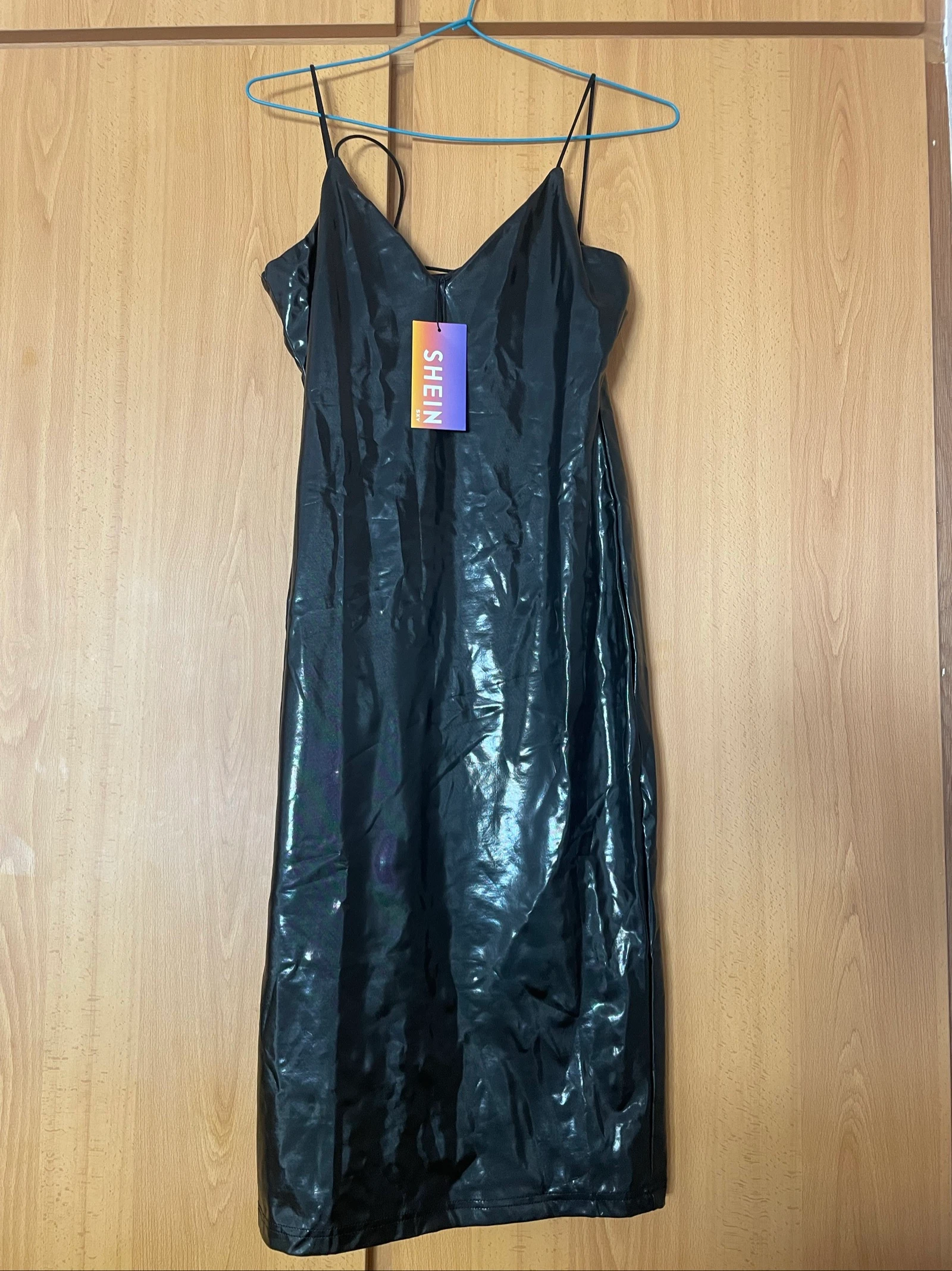 Vestido efecto cuero 